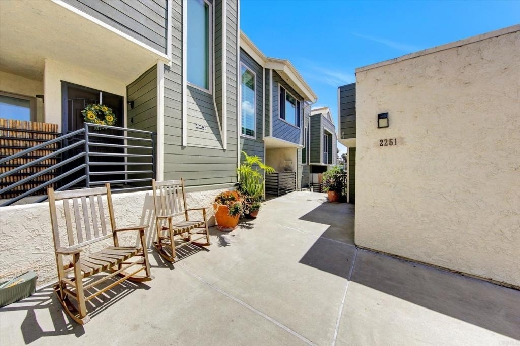 2257 Worden St - Photo 0