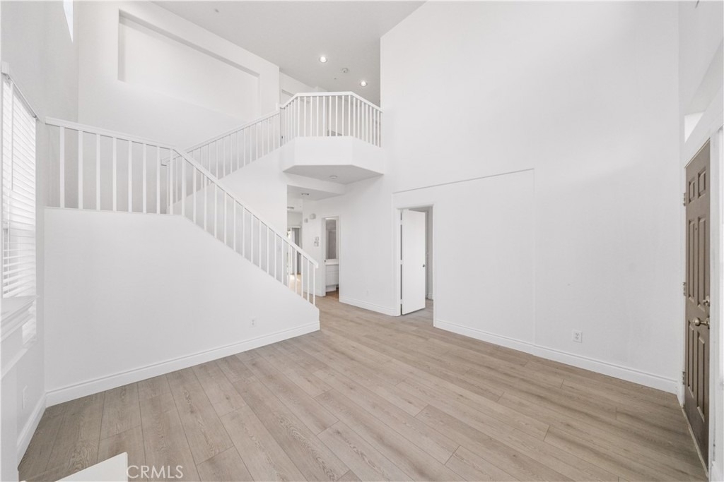 6766 Royal Crest Court - Photo 14