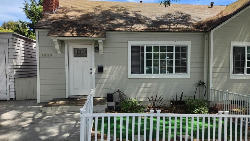 1809 Fern Street - Photo 0