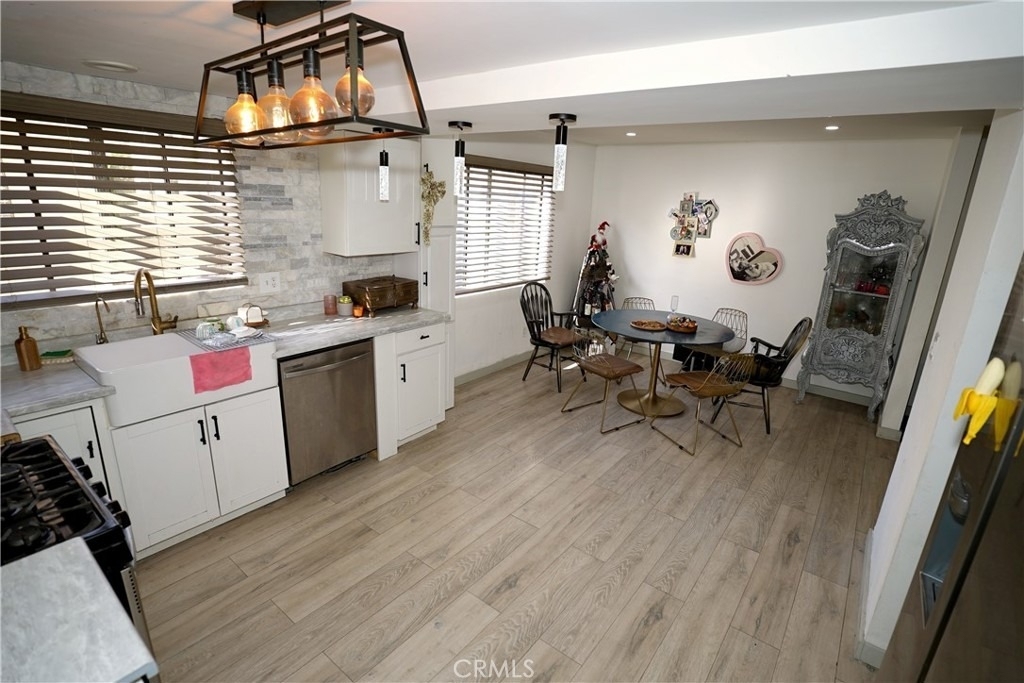 18954 Sherman Way - Photo 14