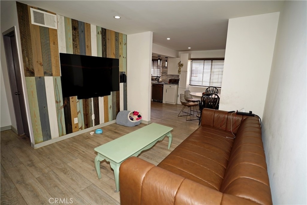 18954 Sherman Way - Photo 6
