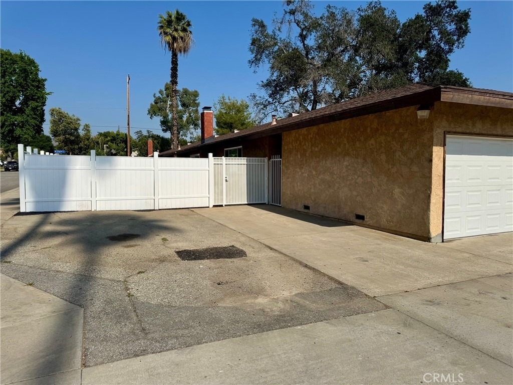 357 N Vermont Avenue - Photo 16