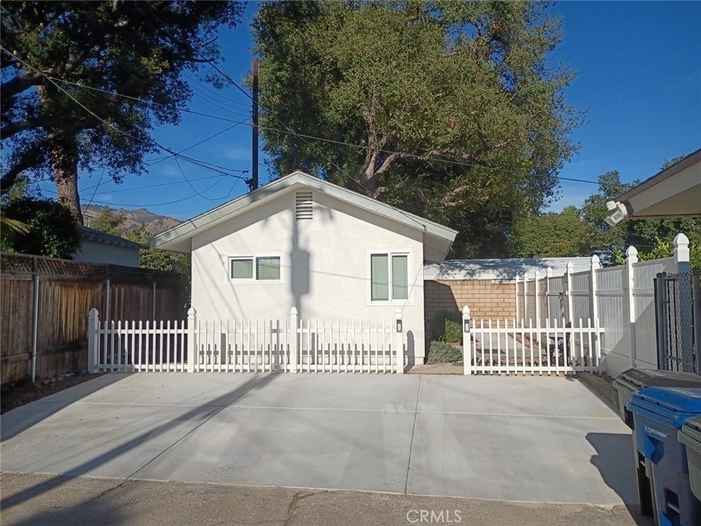 947 E Cypress Avenue - Photo 2