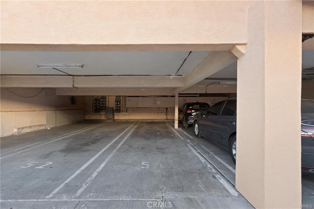 5400 Newcastle - Photo 1