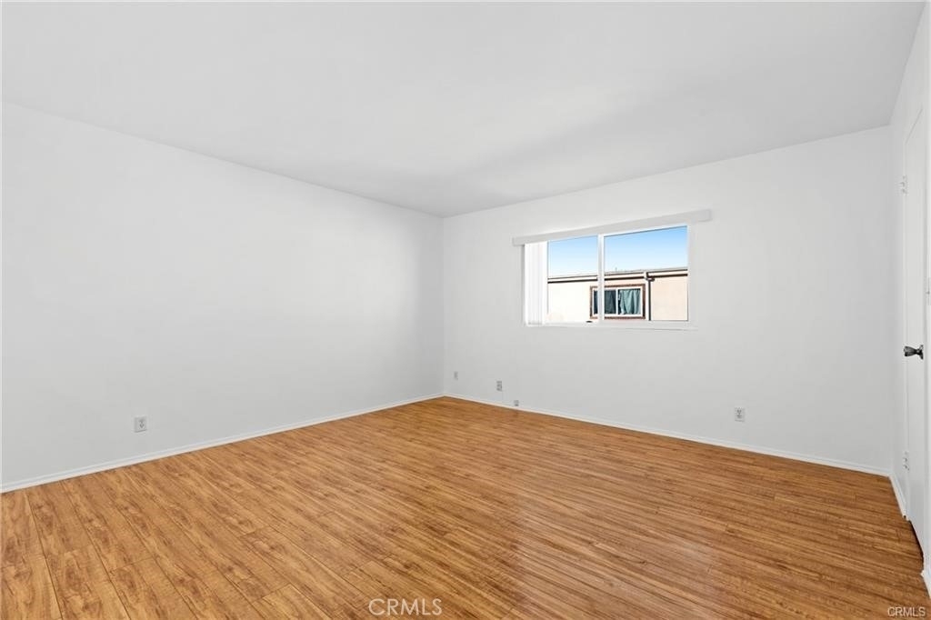 5400 Newcastle - Photo 12