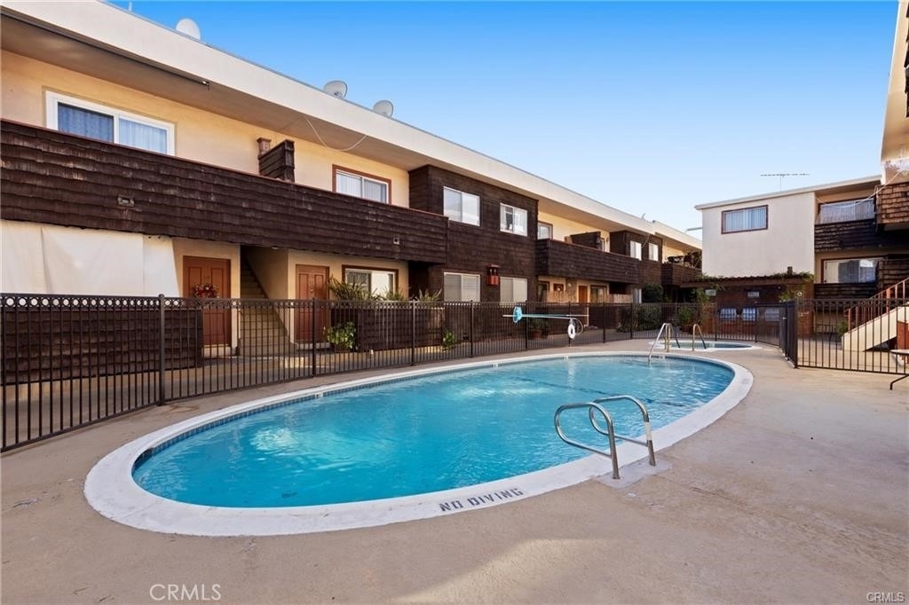 5400 Newcastle - Photo 20