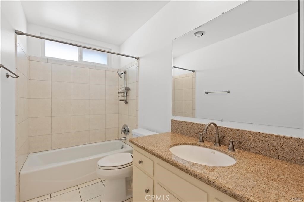 5400 Newcastle - Photo 14