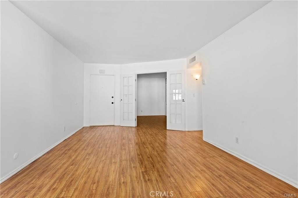 5400 Newcastle - Photo 3