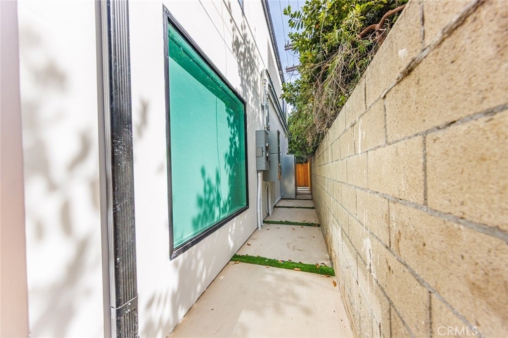 1065 S Corning Street - Photo 3