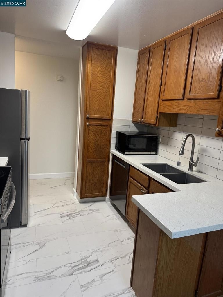 1241 Homestead Ave - Photo 4