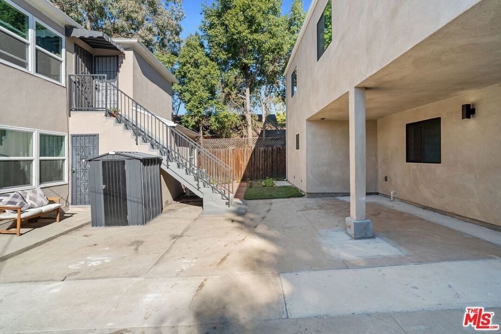1518 1/4 Stearns Drive - Photo 22