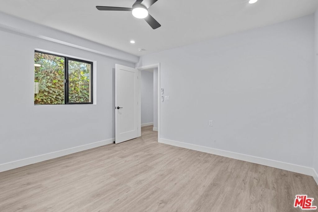 1518 1/4 Stearns Drive - Photo 10
