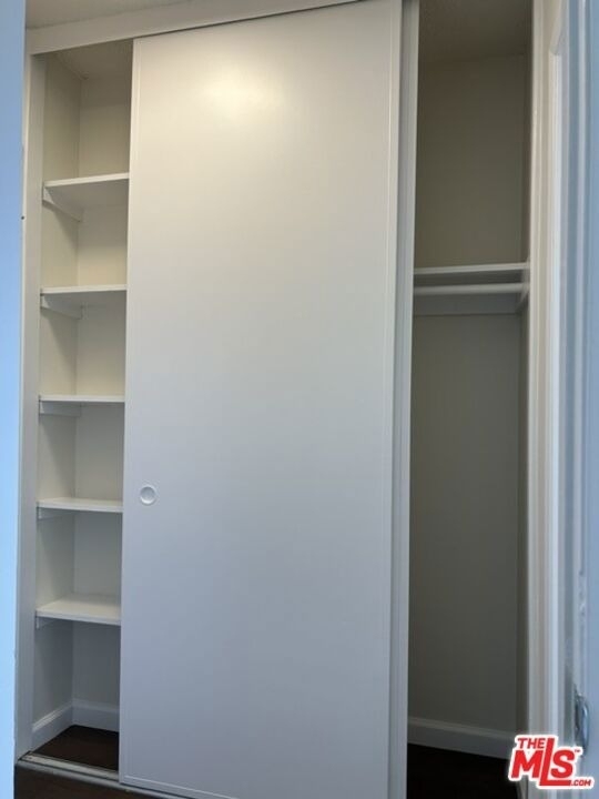 346 S Van Ness Avenue - Photo 13