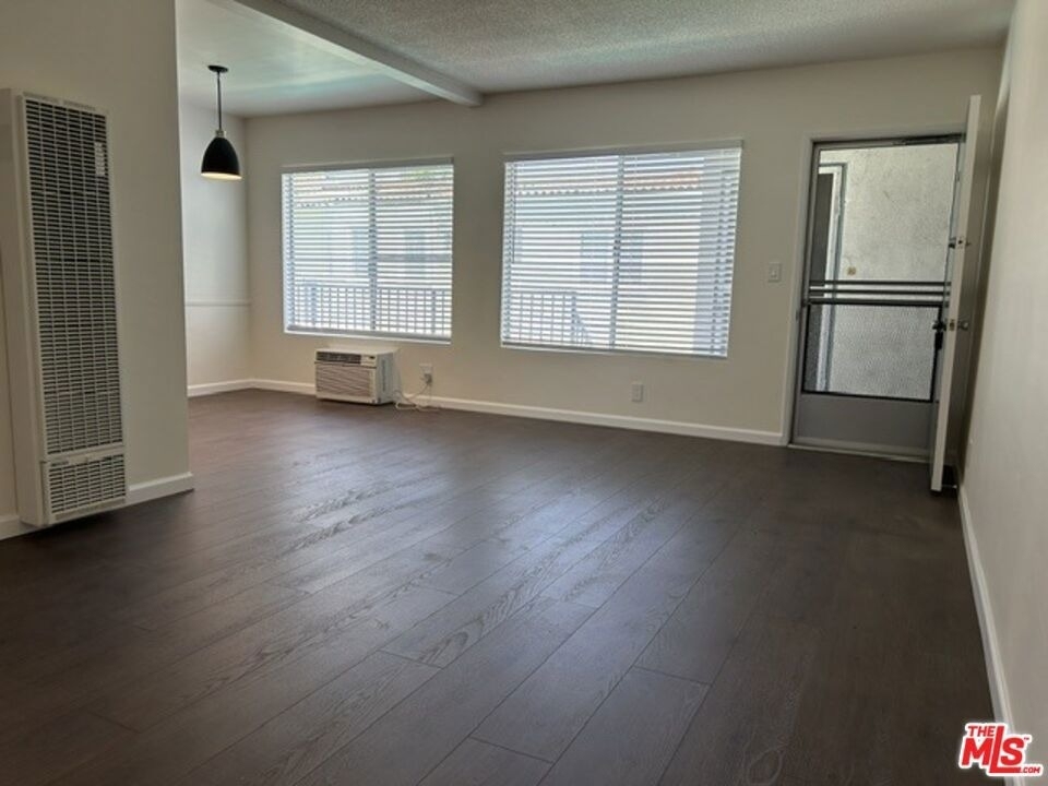 346 S Van Ness Avenue - Photo 6