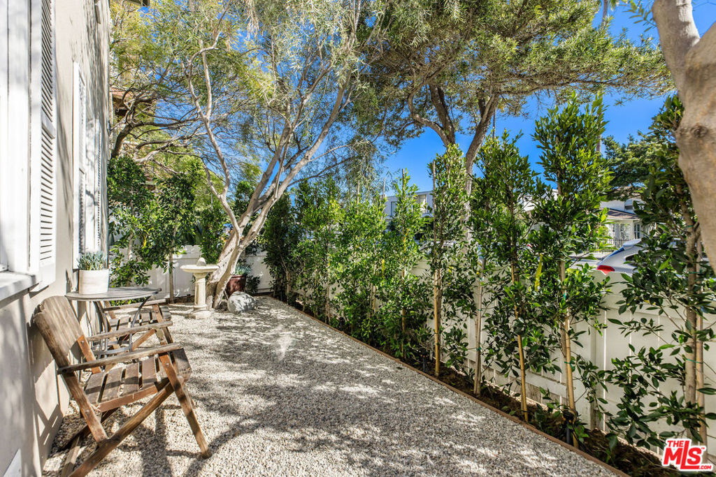 2115 Ocean Park Boulevard - Photo 14