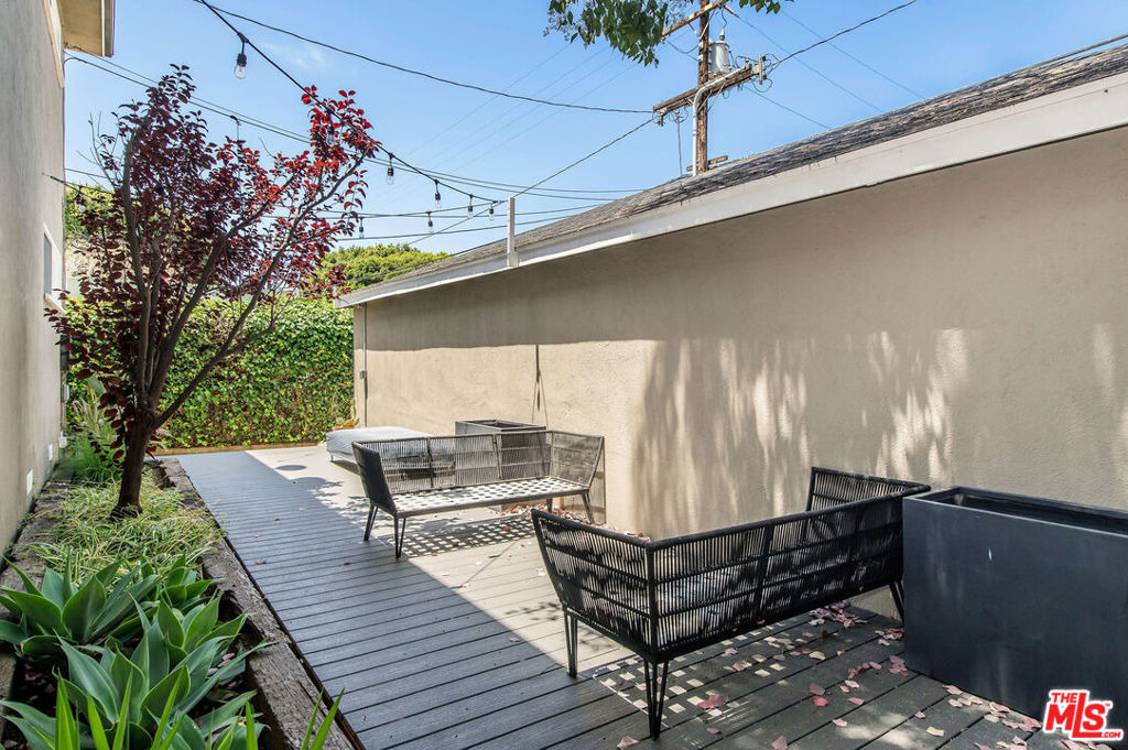 2115 Ocean Park Boulevard - Photo 15