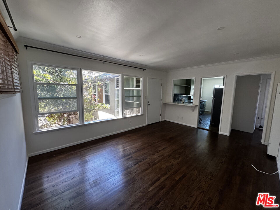 2115 Ocean Park Boulevard - Photo 4