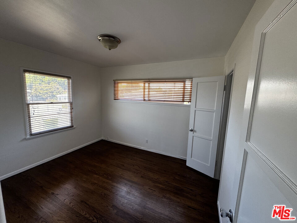 2115 Ocean Park Boulevard - Photo 11