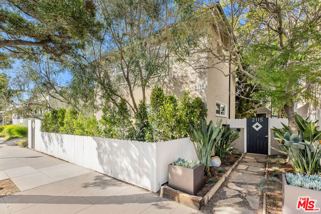 2115 Ocean Park Boulevard - Photo 1