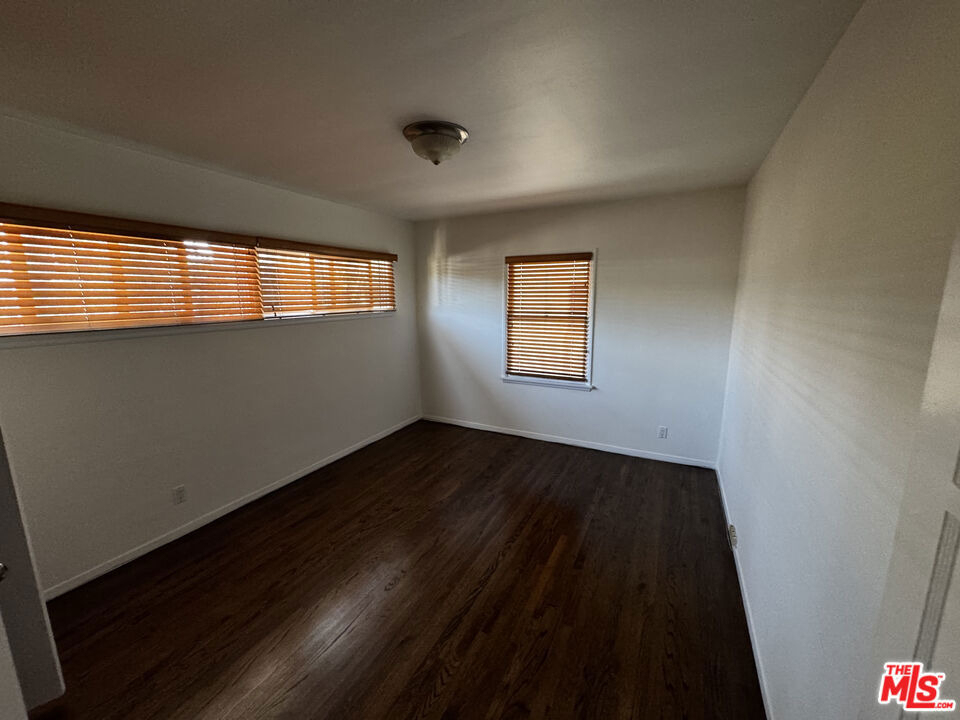 2115 Ocean Park Boulevard - Photo 8