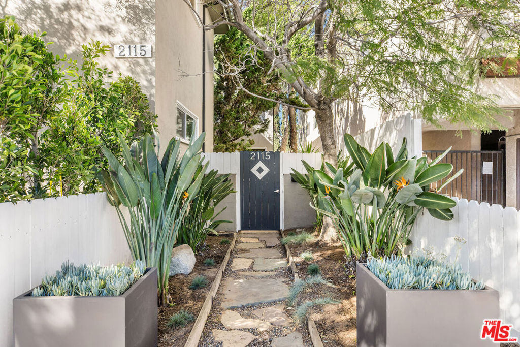 2115 Ocean Park Boulevard - Photo 0