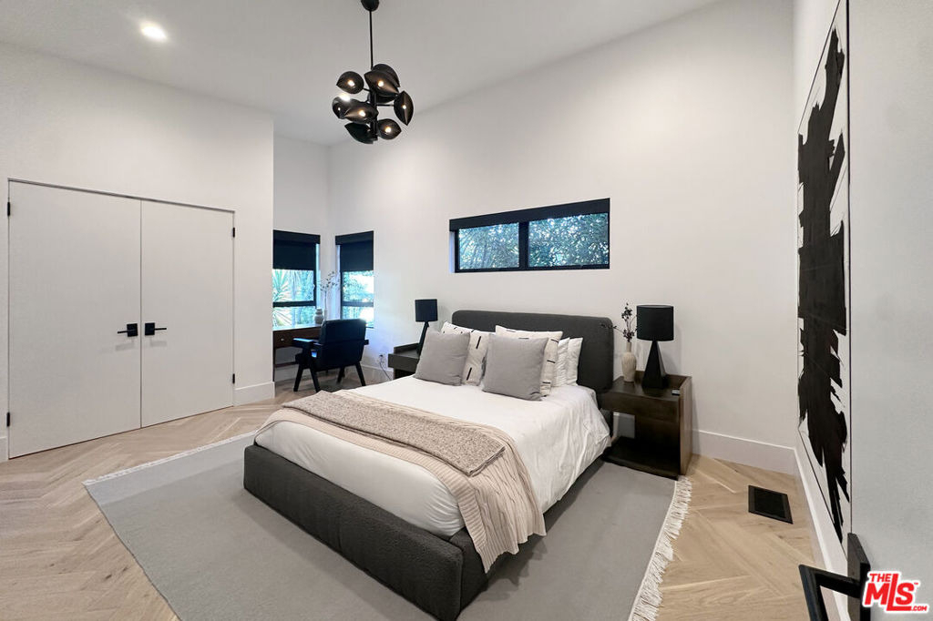 1541 Rising Glen Road - Photo 17