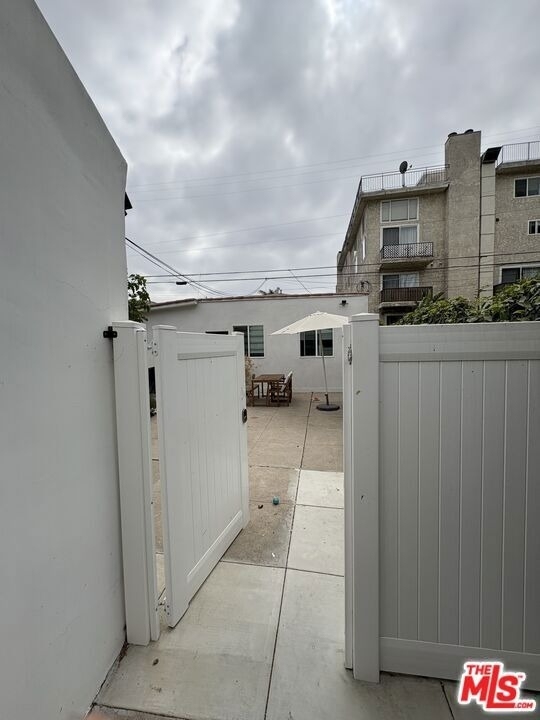 816 1/2 N Mccadden Place - Photo 14