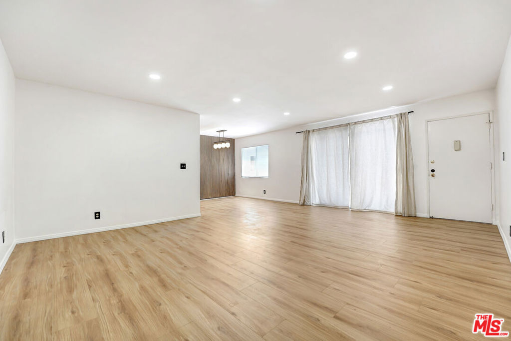1044 9th Street - Photo 3