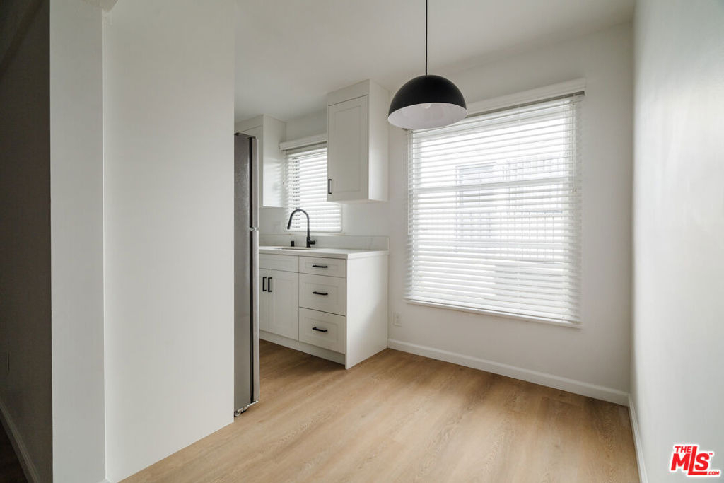 1147 Horn Avenue - Photo 2