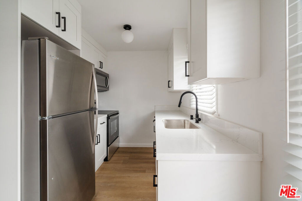1147 Horn Avenue - Photo 1