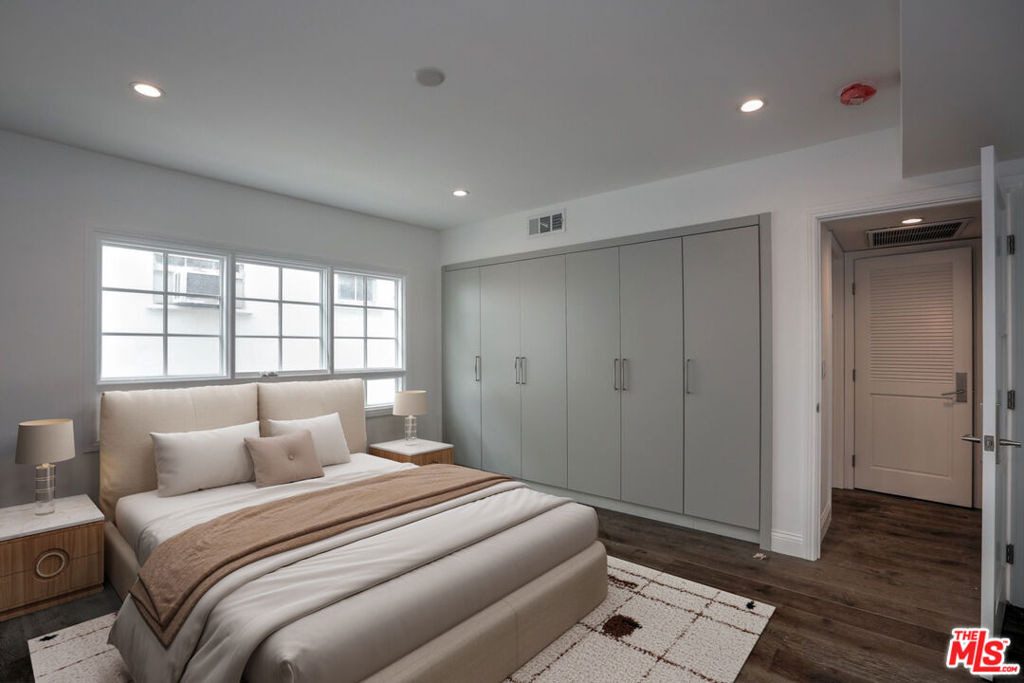 1105 Alta Loma Road - Photo 6