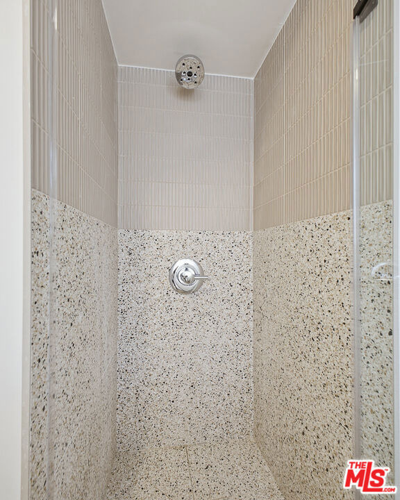 12425 Texas Avenue - Photo 8