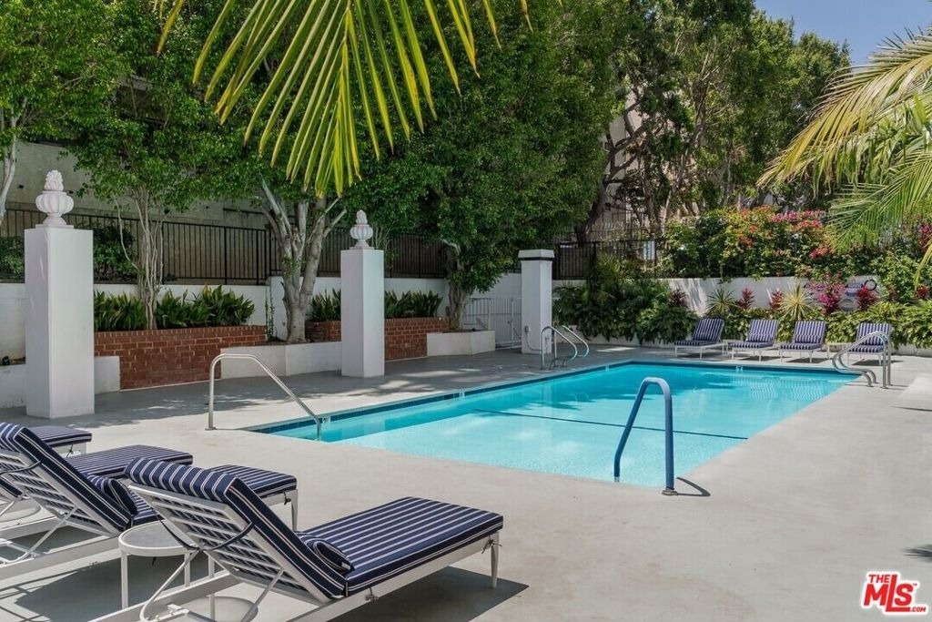 7135 Hollywood Boulevard - Photo 4