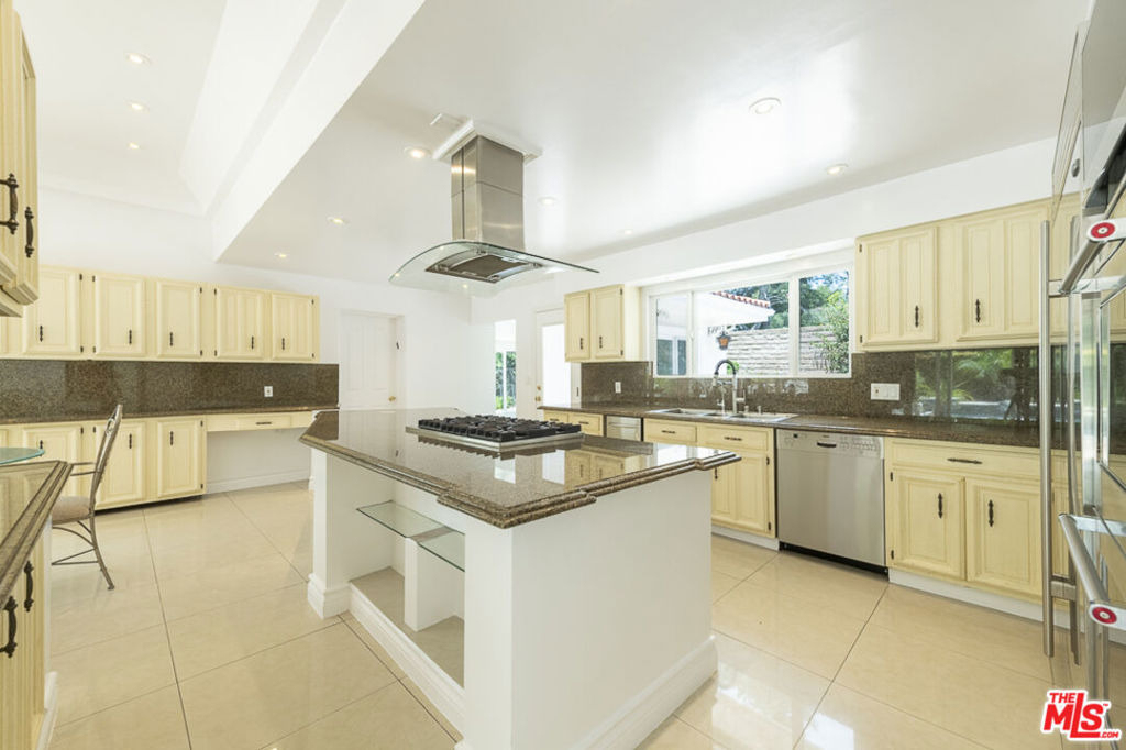16379 Meadowridge Road - Photo 9
