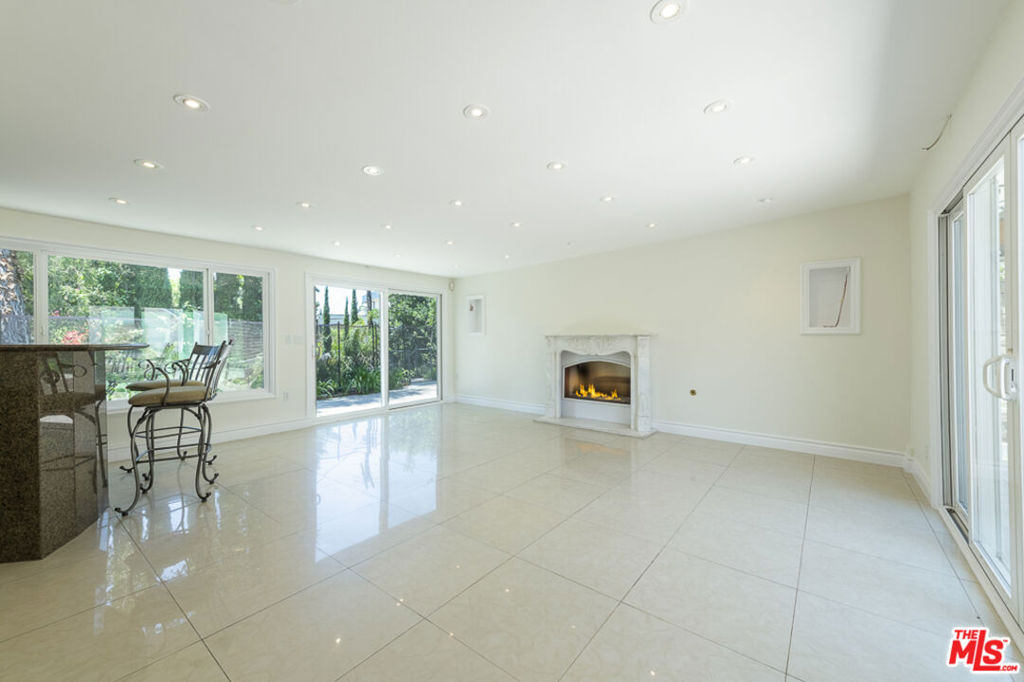 16379 Meadowridge Road - Photo 14