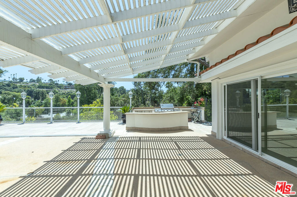 16379 Meadowridge Road - Photo 30