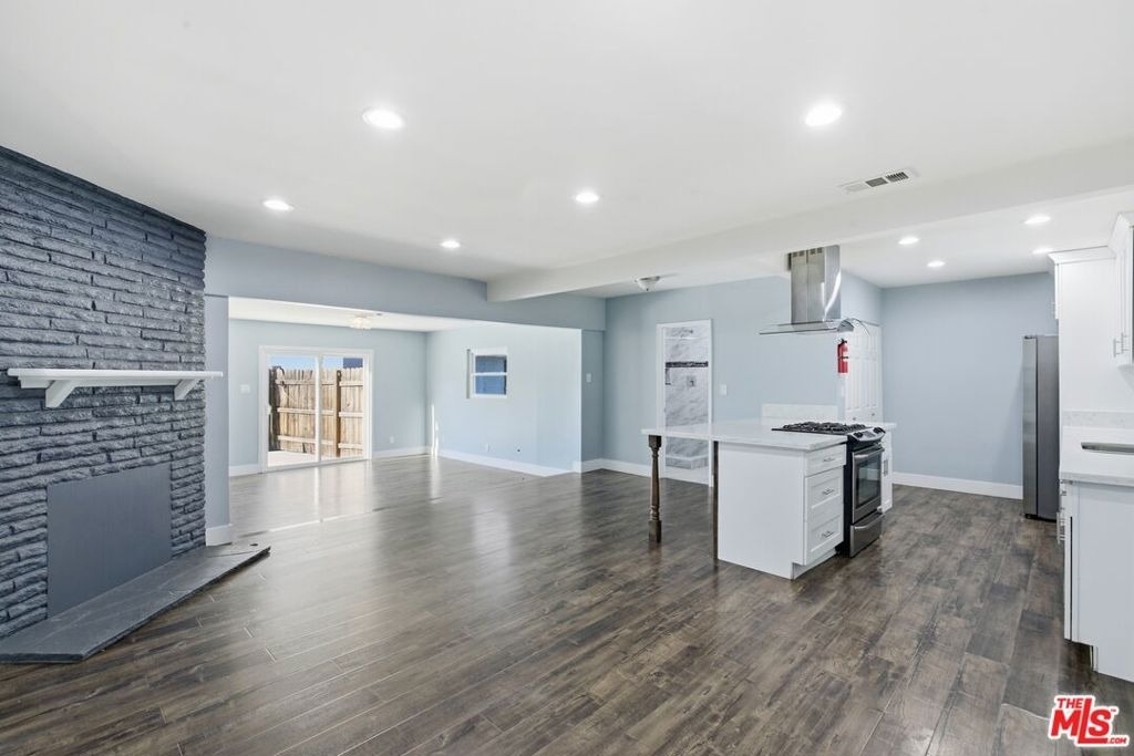 14141 Gault Street - Photo 2
