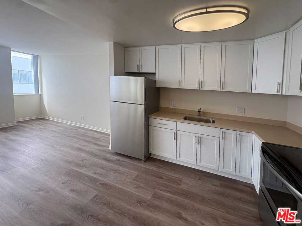 1431 Ocean Avenue - Photo 6