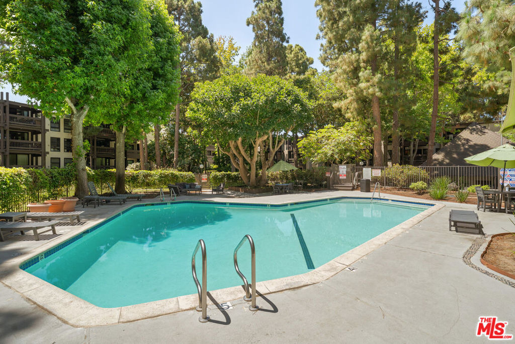 7765 W 91st Street - Photo 13