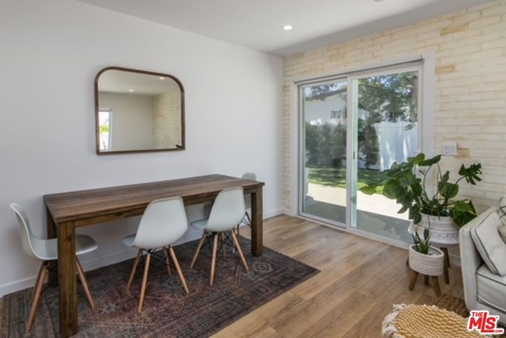 23028 Burbank Boulevard - Photo 12