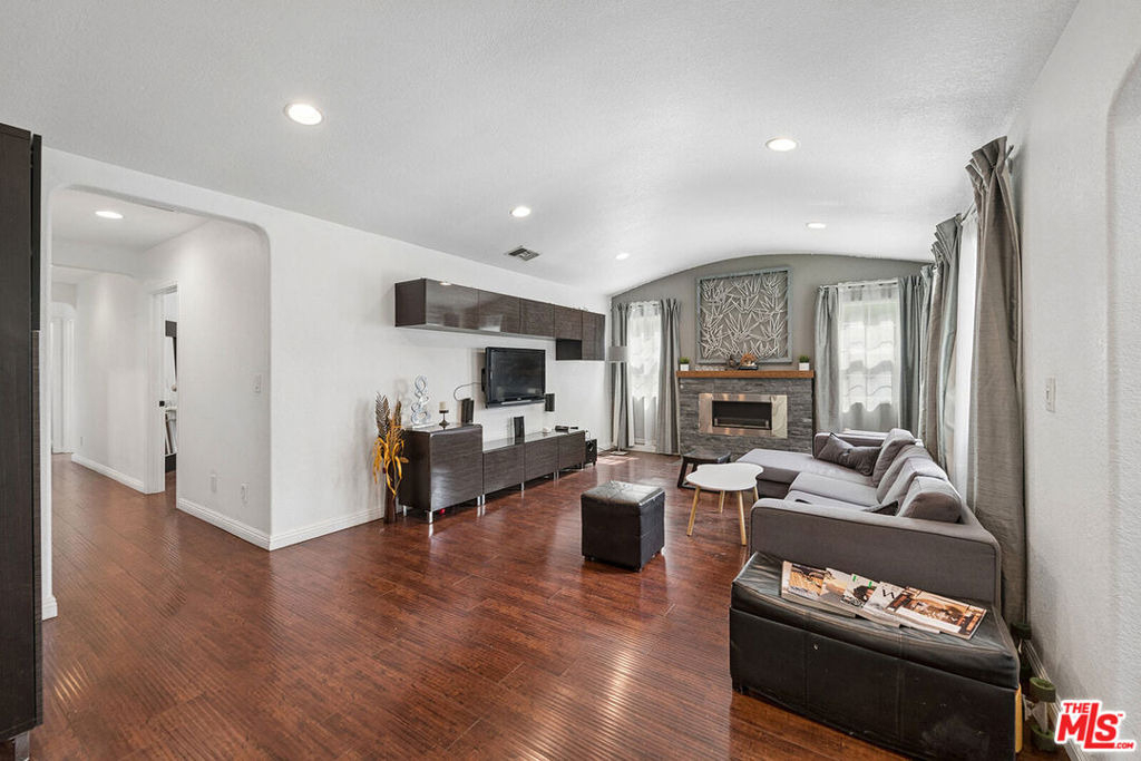 3707 Exposition Boulevard - Photo 4