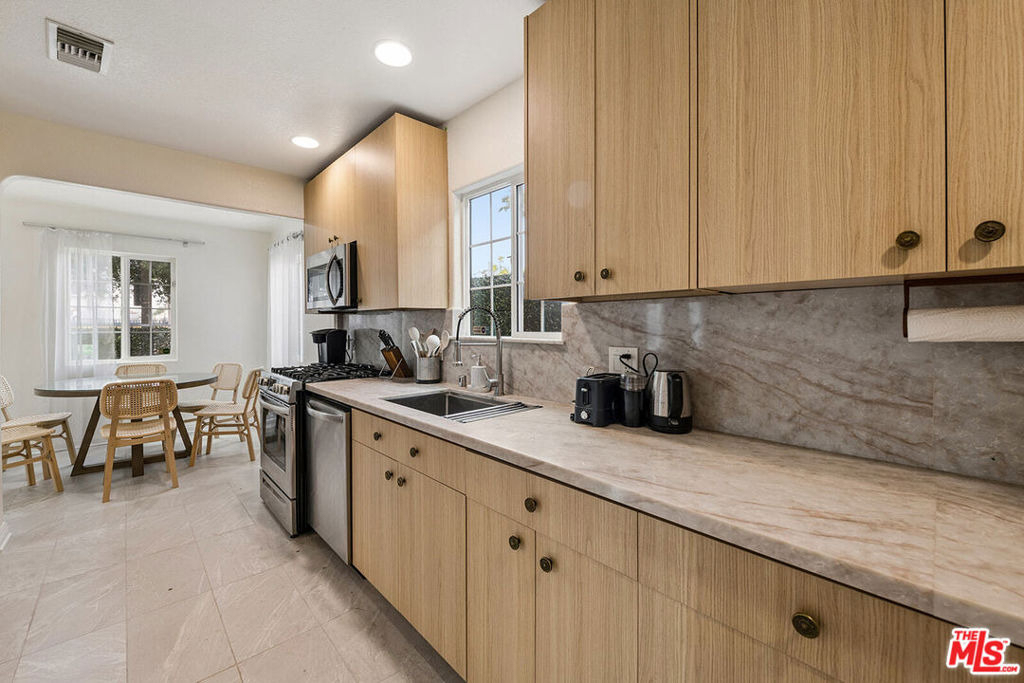 3707 Exposition Boulevard - Photo 7