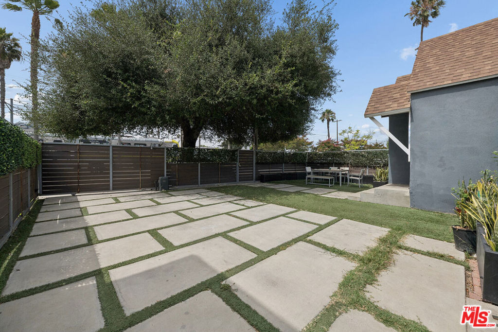 3707 Exposition Boulevard - Photo 21
