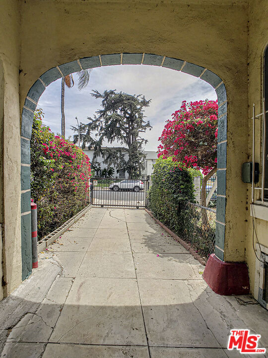 109 S Berendo Street - Photo 20