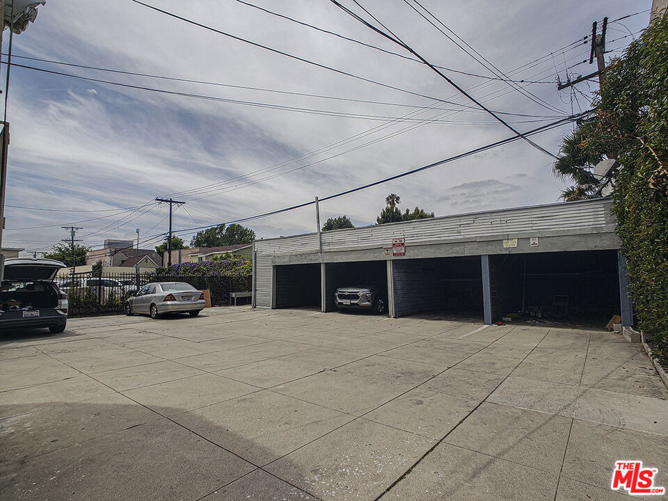 109 S Berendo Street - Photo 22