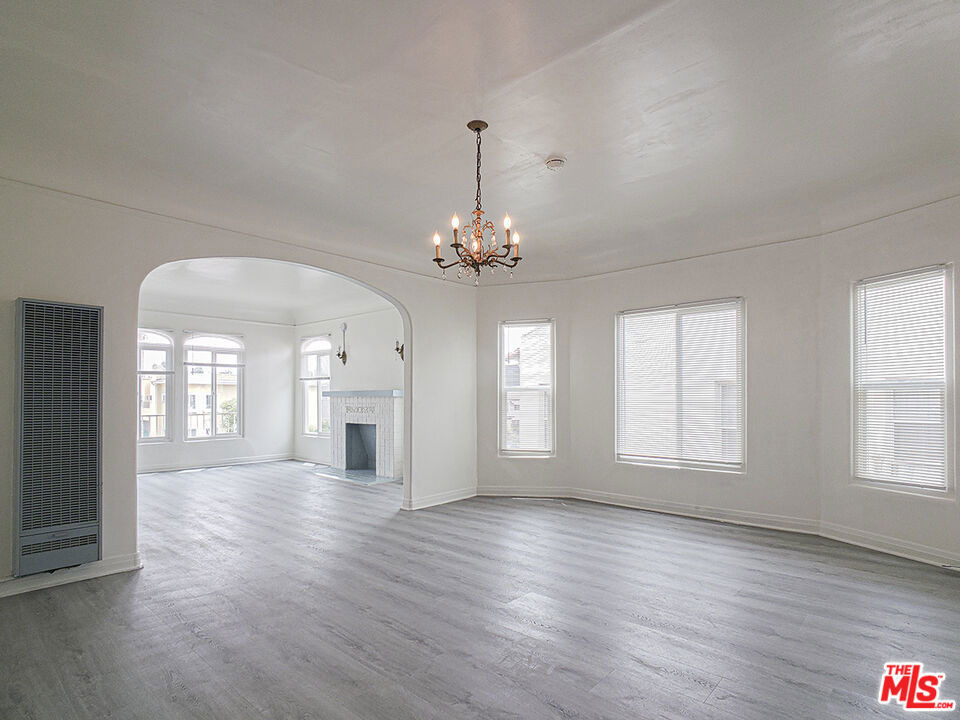 109 S Berendo Street - Photo 4