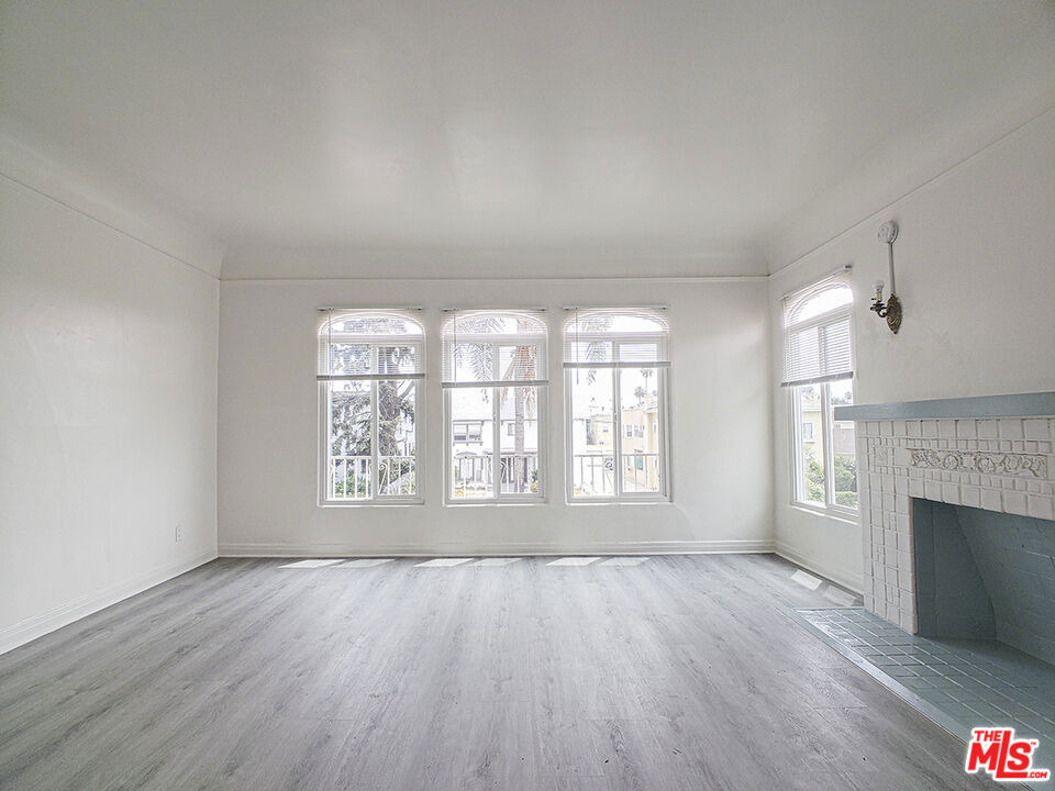 109 S Berendo Street - Photo 3