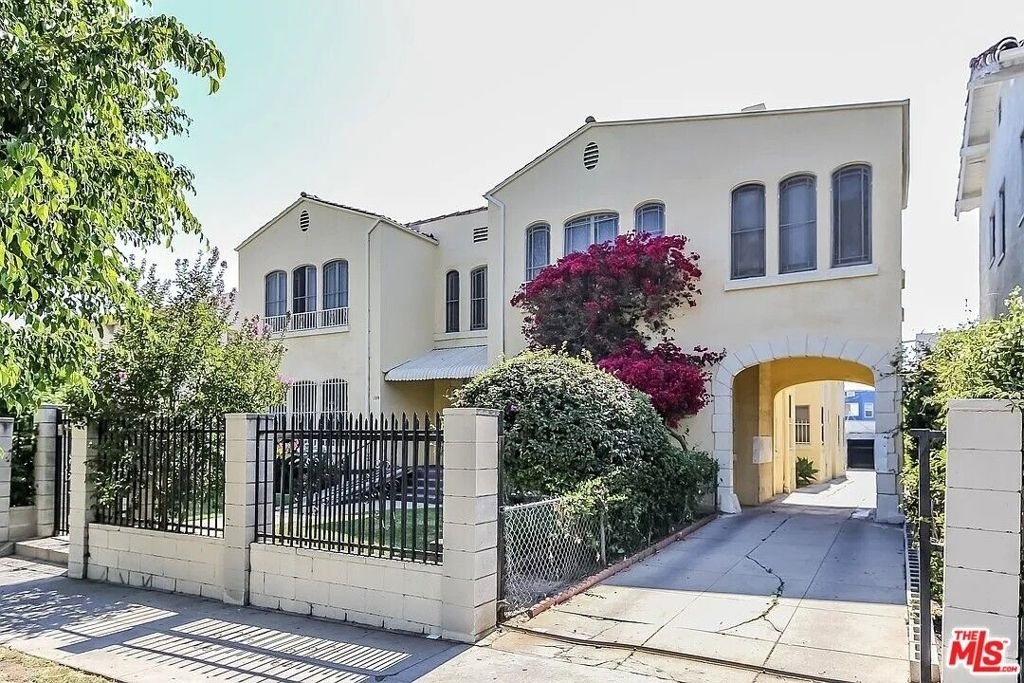 109 S Berendo Street - Photo 0