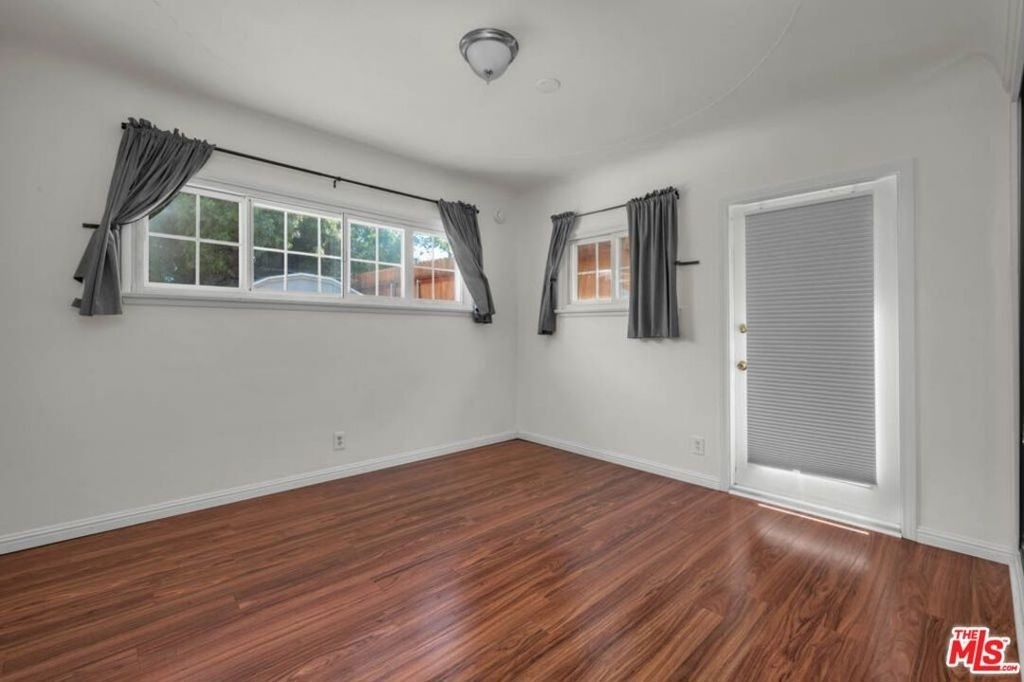 7318 W 88th Street - Photo 21