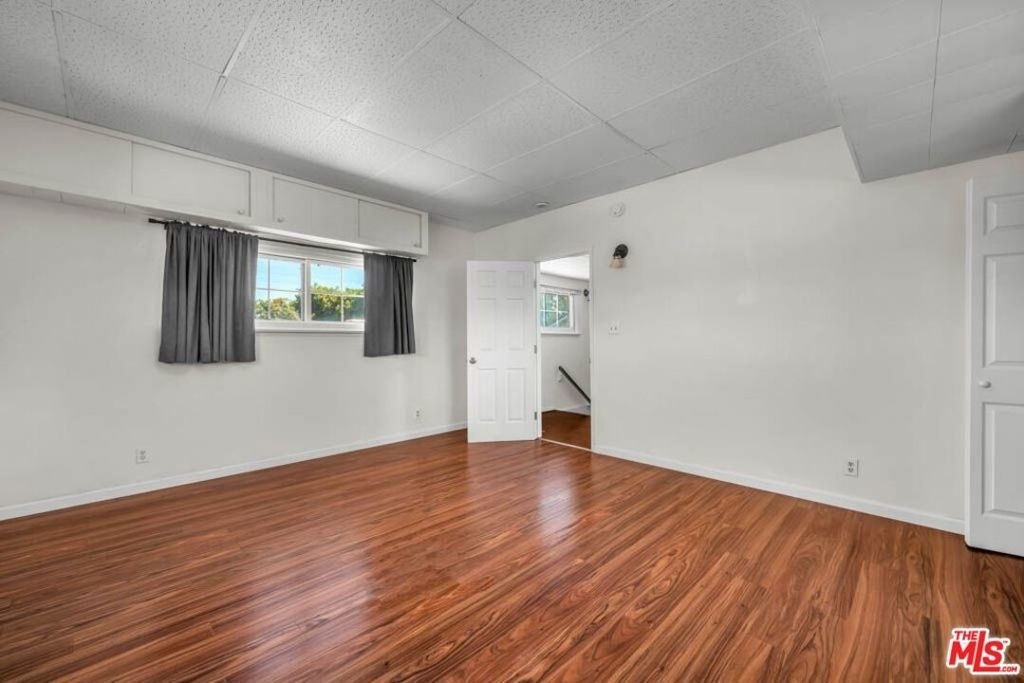 7318 W 88th Street - Photo 26